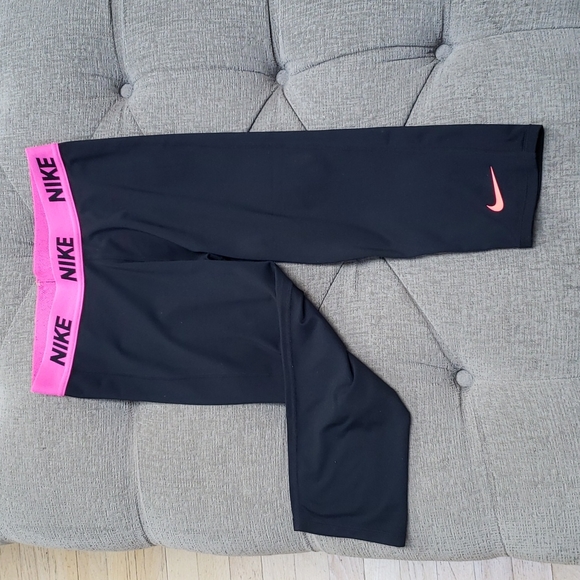 Nike Capri Biker Dri Fit Runner - Picture 6 of 6